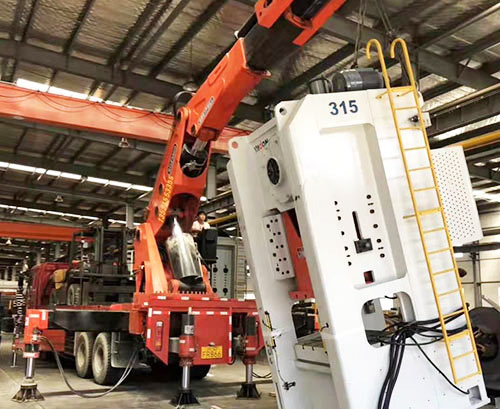 广汉附近随车吊出租，轻松解决运输难题