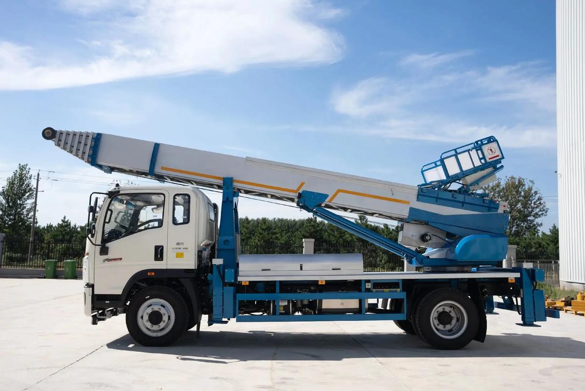 广汉云梯上料车租赁费用