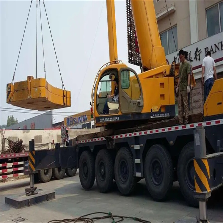 广汉当地吊车出租|机器吊装|75吨|工厂搬迁服务