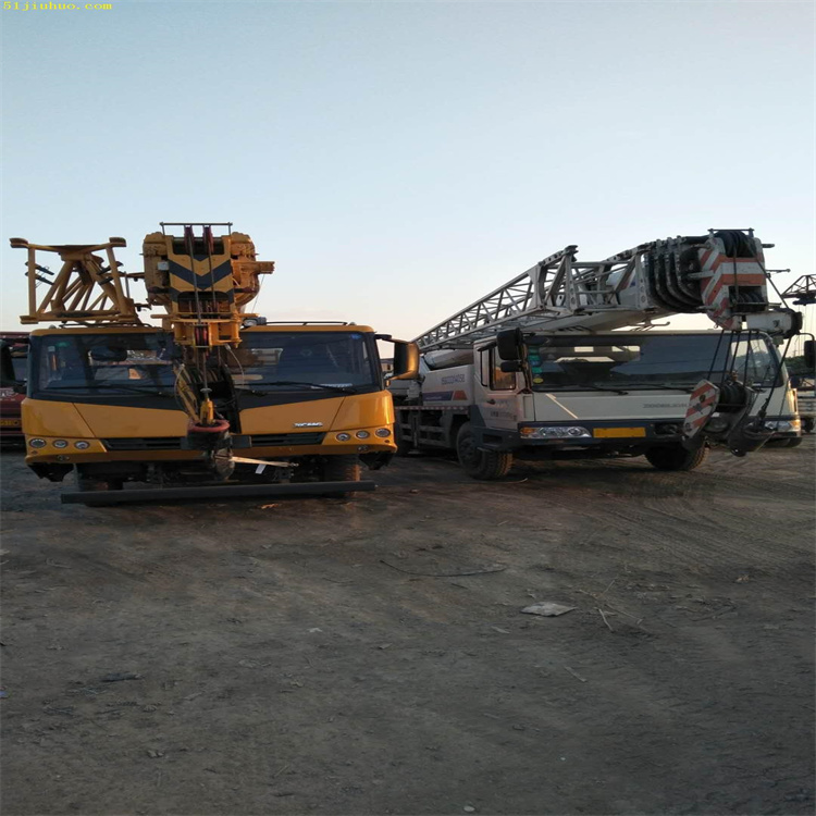 广汉吊车吊挖机正确办法